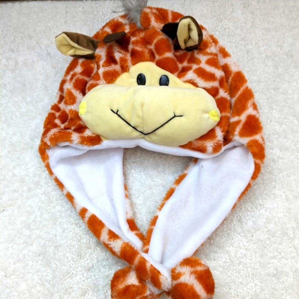 ADORABLE giraffe hat for little kids